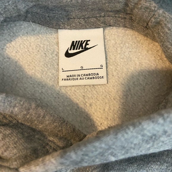 Nike Sportswear Club Fleece
Older Kids' Pullover Hoodie and Sweatpants - Picture 5 of 11